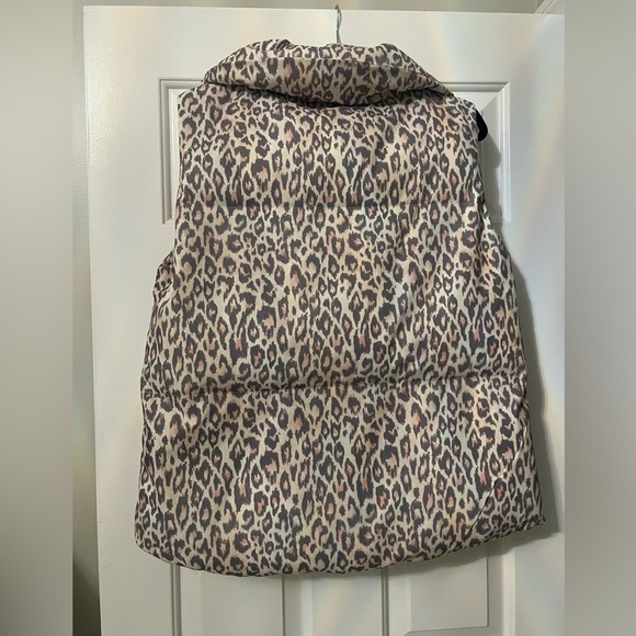 Cheetah vest in great condition - Picture 2 of 2